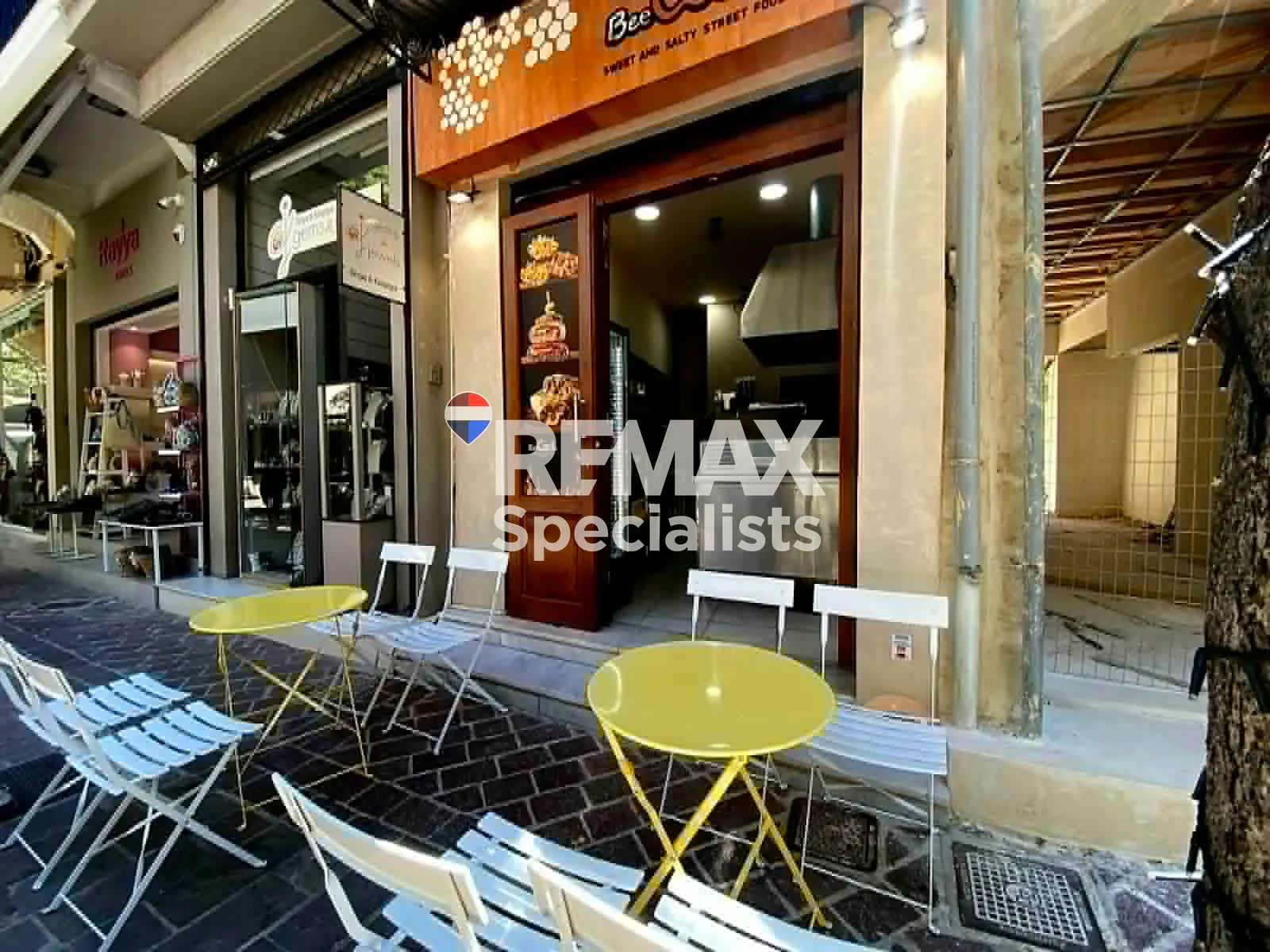 Takeaway business in the Old Town — photograph from official listing 2450288.